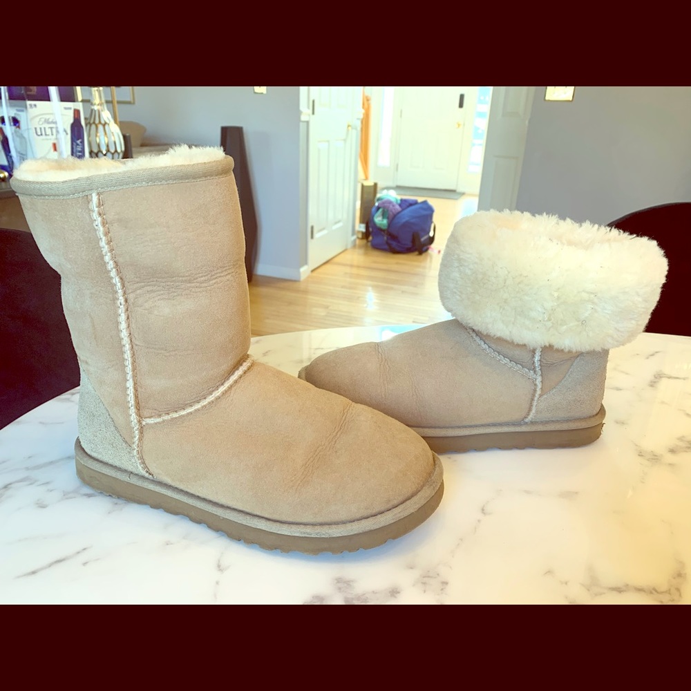 Women’s UGG Classic II Short Boots In Sand